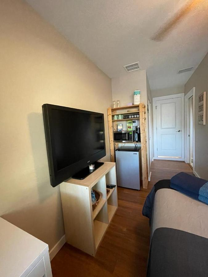 Quaint Guest Room Close To Siesta Key Sarasota Exterior photo